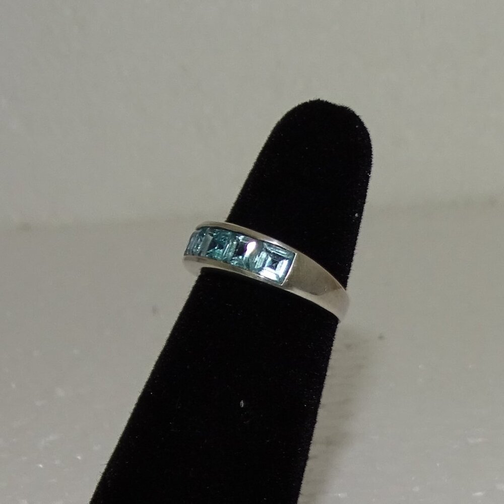 PRETTY TOPAZ RING - Picture 3 of 7